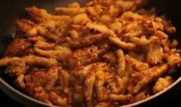 酸辣无骨鸡爪爆料视频,揭秘网红美食背后的制作秘籍