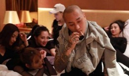 方丈爆料李四输钱视频,揭秘娱乐圈赌局风波